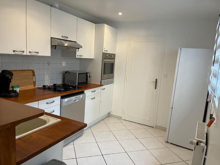 Petite Maison De Ville Au Calme Brie-Comte-Robert Ngoại thất bức ảnh